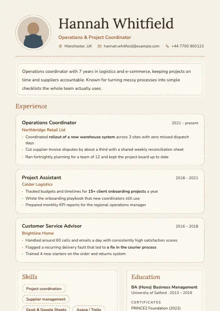 Vista previa de la plantilla de CV Stitch con un CV de ejemplo